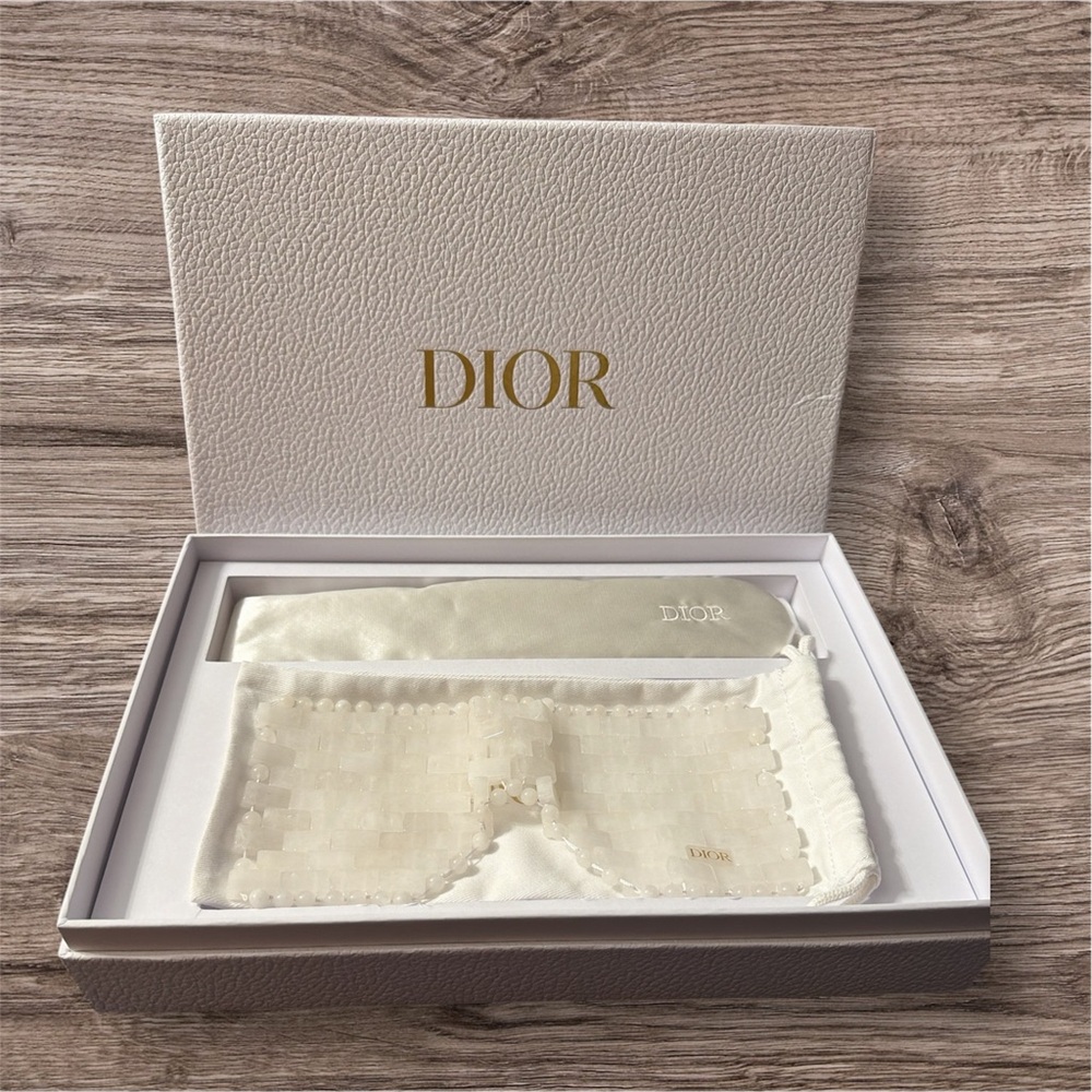 Dior White Quartz Deluxe Eye Mask Set Beauty - Picture 2 of 8